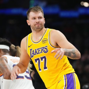 世界杯赛事官方直播软件下载-NBA常规赛数据王：东契奇得分王，约基奇领跑篮板助攻